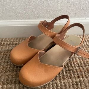 Victoria clogs from Sandgrens, vegetable tanned nude leather